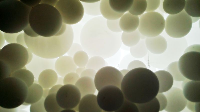 white baloons covent garden